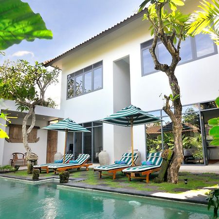 Room & Vespa 1 Seminyak Exteriör bild