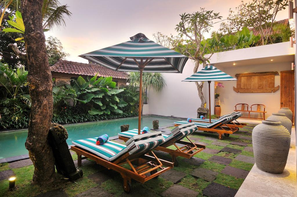Room & Vespa 1 Seminyak Rum bild